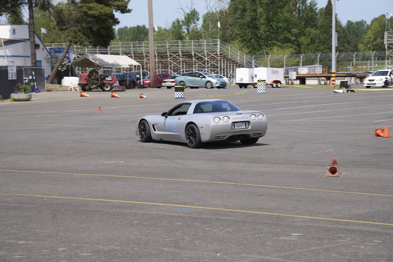 The D2S C5 Corvette mid autocross course.