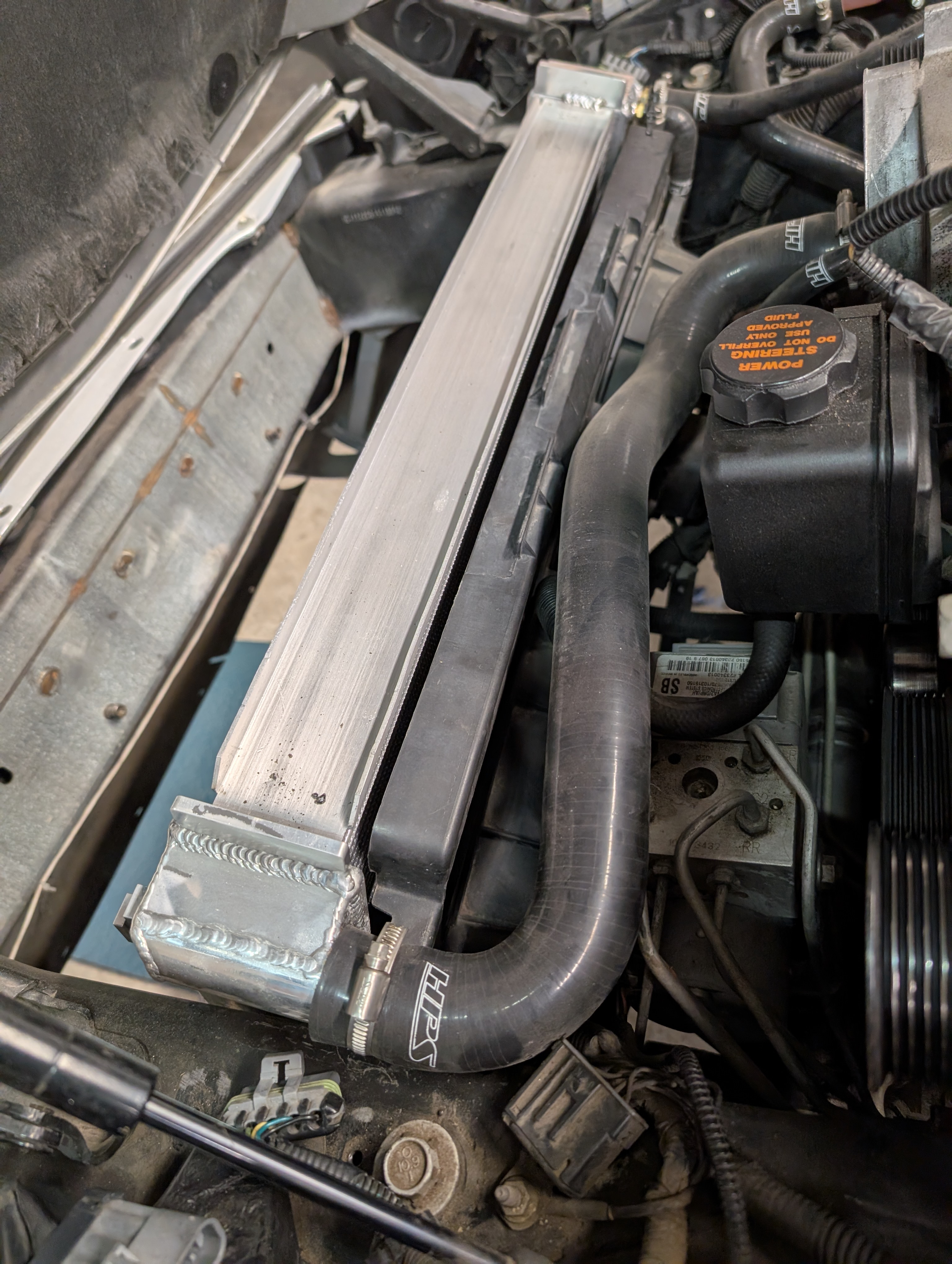 A picture of the aluminum radiator in the C5 Corvette, with no radiator supports.