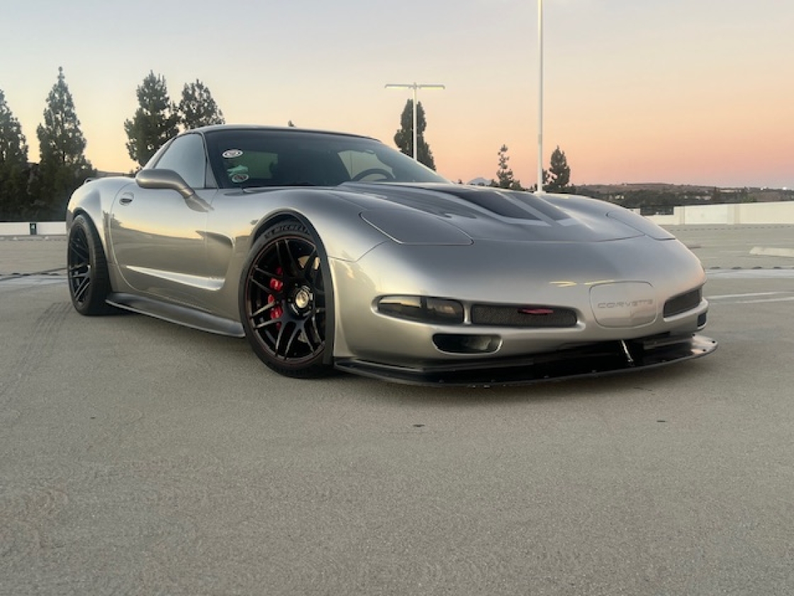 A hero shot of Brian Stephen's 300k+ mile grey and black c5 corvette